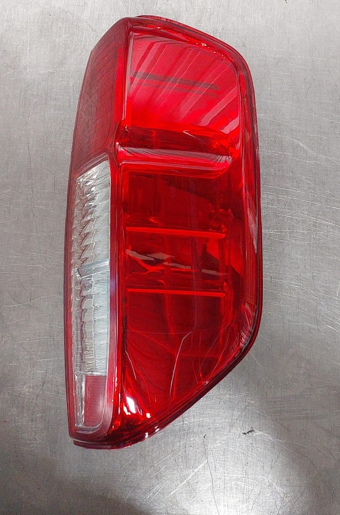 Luz trasera derecha para Nissan Frontier 2015-2019