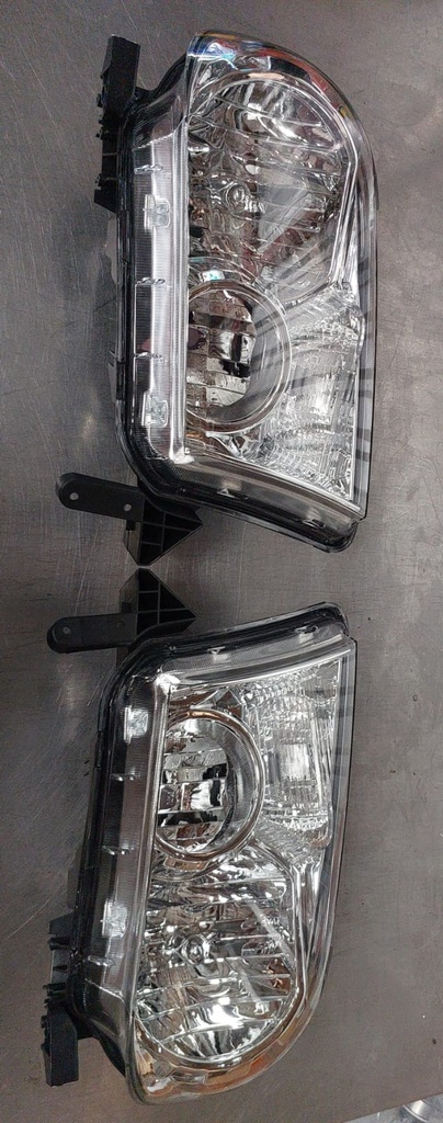 Luces Delanteras Cromadas Toyota Tundra/Sequoia 2007-2017