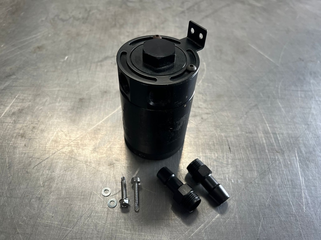 Oil Catch can universal en aluminio con 2 tomas.