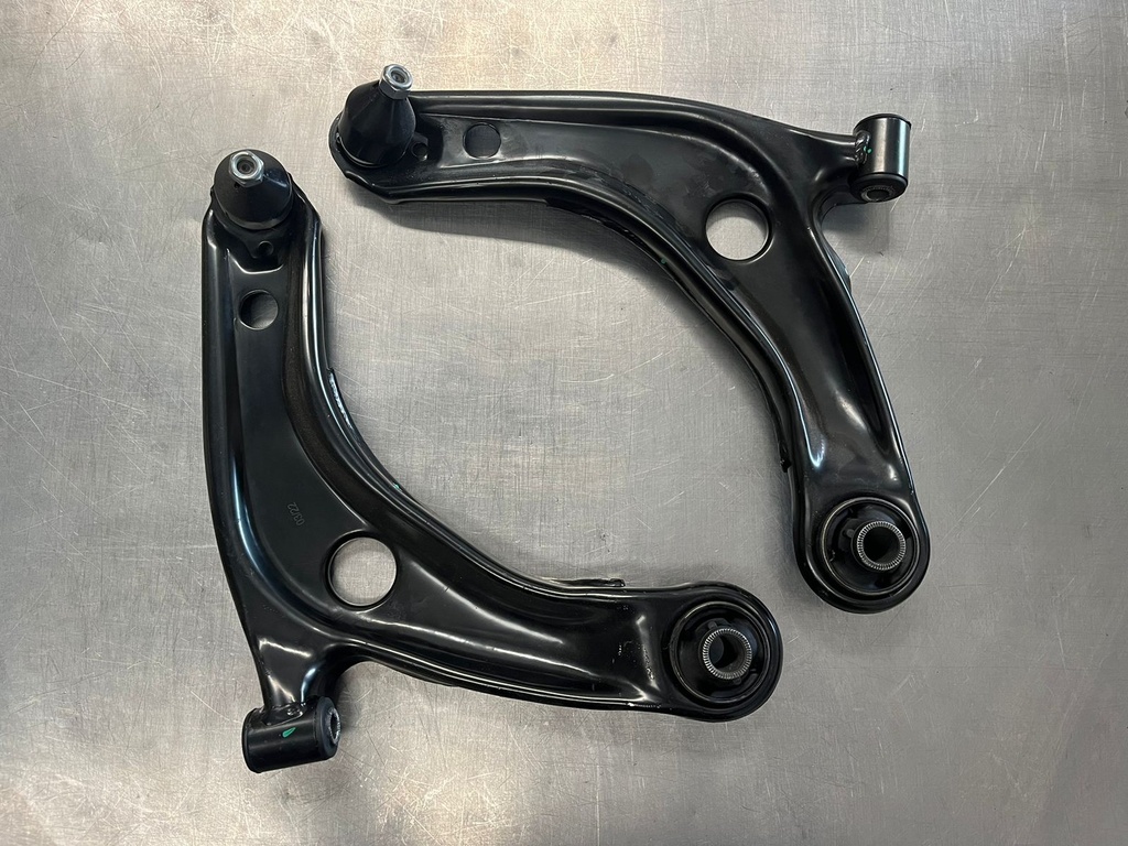 Tijeretas Inferiores para Toyota Yaris 1.5L 2007-2018 / Pruis 1.5L 2012-2019.