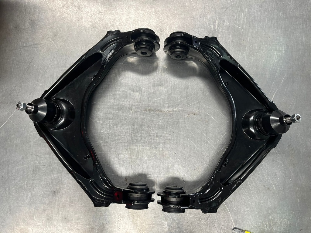 Tijeretas Inferiores Chevrolet Silverado 1500HD 4x2 02-06 / Silverado 2500 4x2 99-04 / Silverado 3500 4x2 01-06 / Avalanche 2500 4x2 03-06 / Hummer H2 04-09.