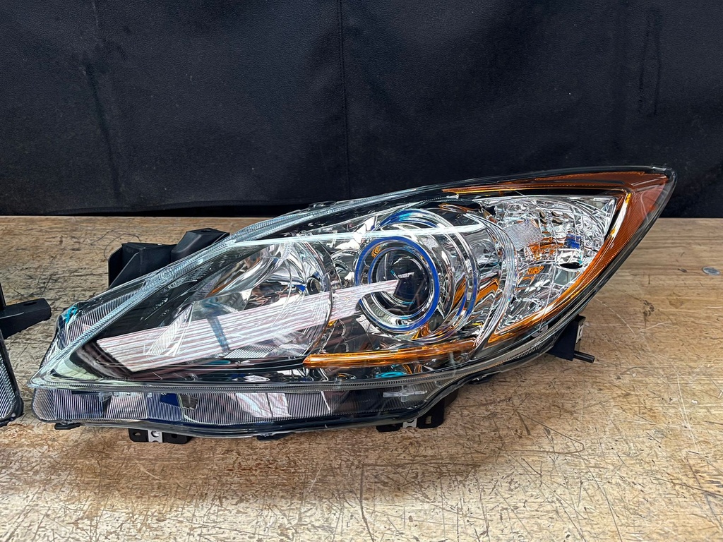 Luces Delanteras Cromadas Tipo Lupa para Mazda 3 2010-2013.