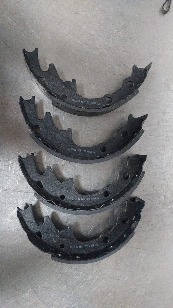 Zapatas de freno traseras para Ford Mustang / Bronco / Mazda B2300 / B3000 / B4000 1985-1994