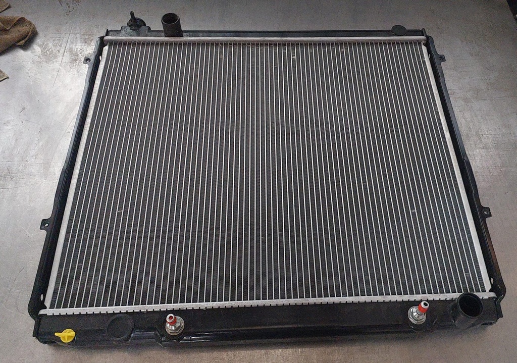 Radiador para Toyota Tundra 4.7L V8 2000-2007