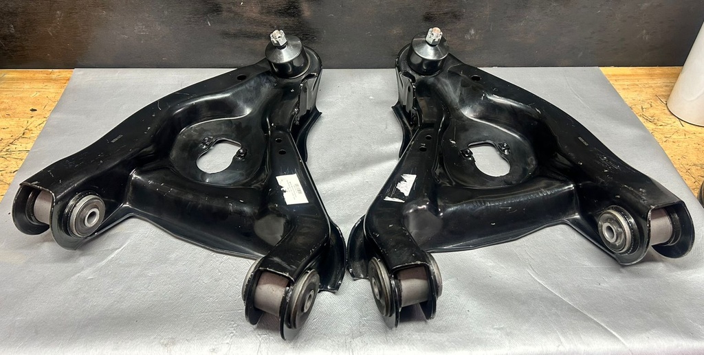 Tijeretas delanteras Inferiores para Chevrolet Silverado  C1500 / C2500 / Tahoe 1988-1999