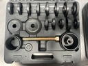 Kit de Herramientas para remover e instalar Roles y Bushing.