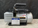 Bomba de vacío de 2.5CFM de 120 Voltios / 60Hz / 1720RPM.