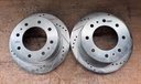 Discos traseros perforados ventilados para Chevrolet Silverado 2500HD / 3500HD 2011-2024 / GMC Sierra 2500HD / 3500HD 2011-2014.