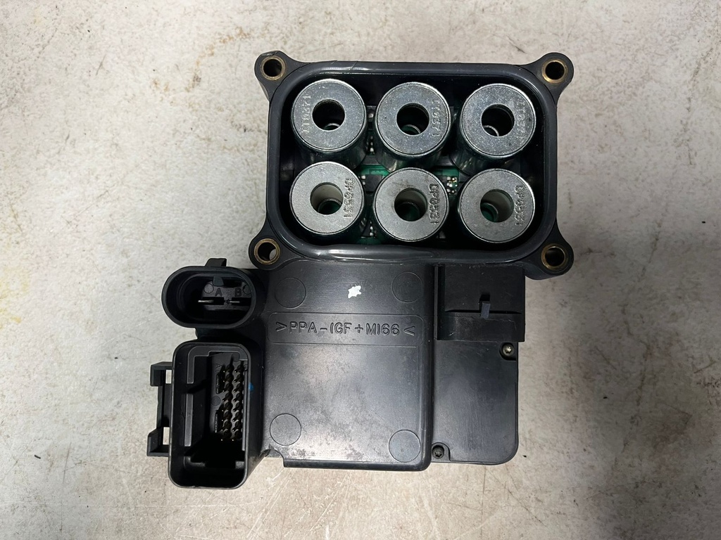 Modulo de Control de ABS Chevrolet Tahoe 4.8L / 5.3L 2000-2002 / Suburban 1500 5.7L / 5.3L 2000-2002 / GMC Yukon 4.8l / 5.3l 2001-2002.