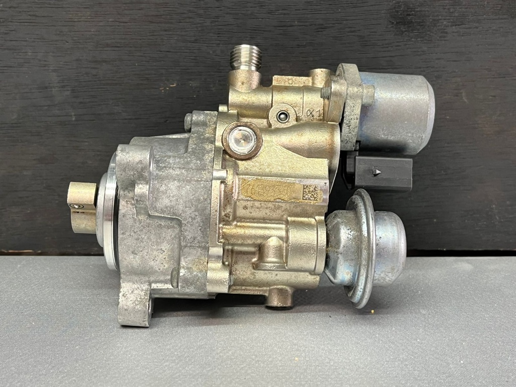 Bomba de combustible de alta presión para BMW motor L6 Turbo 2008 al 2012