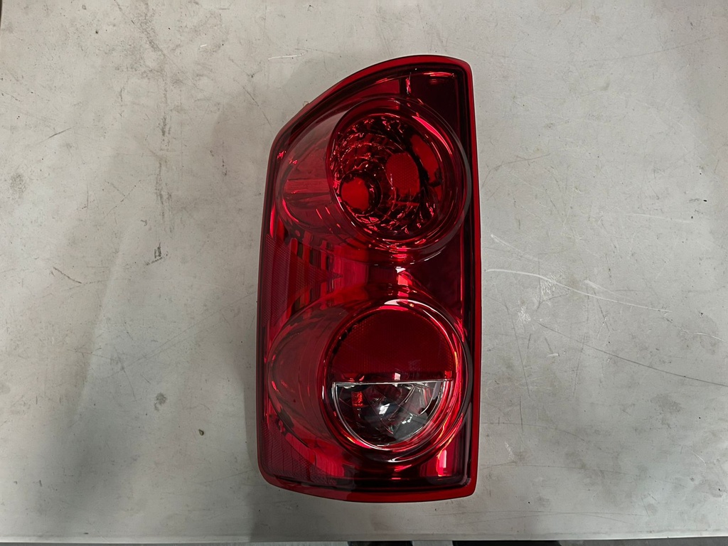 Luz trasera izquierda Dodge Ram 1500 2007-2008