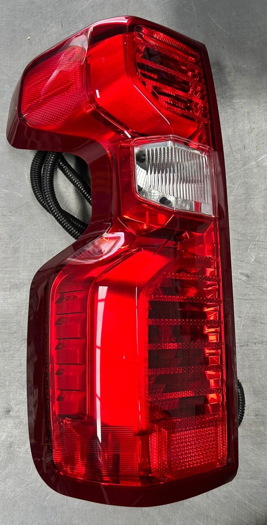 Luz traseras izquierda para Chevrolet Silverado 2019 al 2023