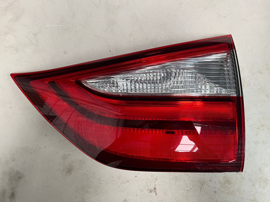 Luz Trasera Izquierda Toyota Sienna 2015-2020