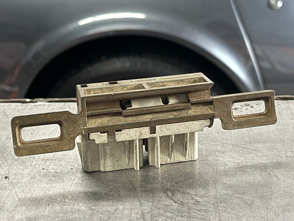 Interruptor de Encendido para Ford E250 1980-1981 / E350 1980-1994 / E450 2000-2001.