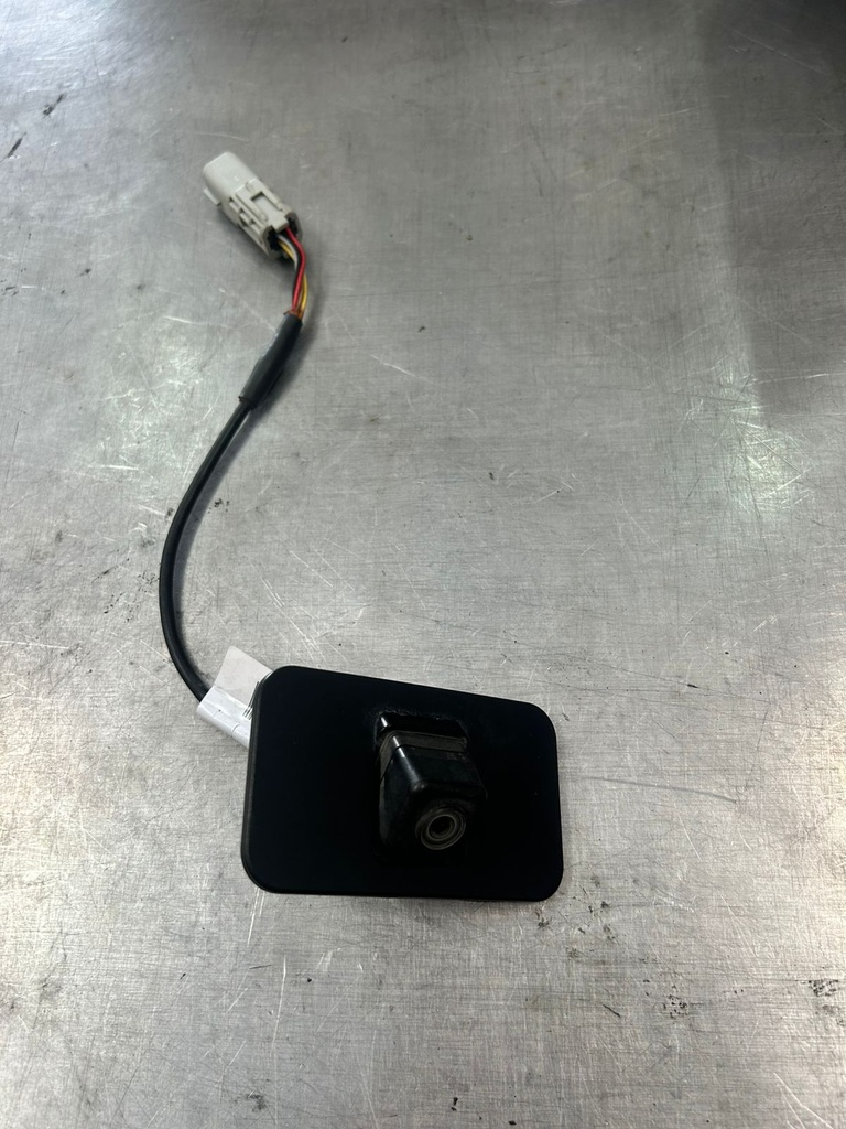 Cámara de reversa para Chevrolet Tahoe / Suburban 2015 al 2020 (usado)
