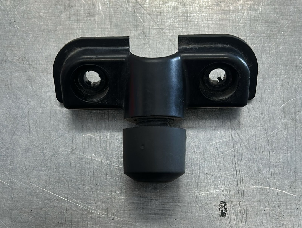 Receptor de compuerta puerta trasera Chevrolet Tahoe / Suburban 2015 al 2020 (usado)