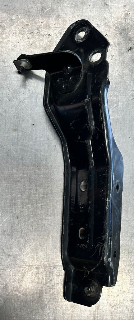 Soporte de guardabarro delantero derecho para Chevrolet Tahoe / Suburban 2015 al 2020 (usado)