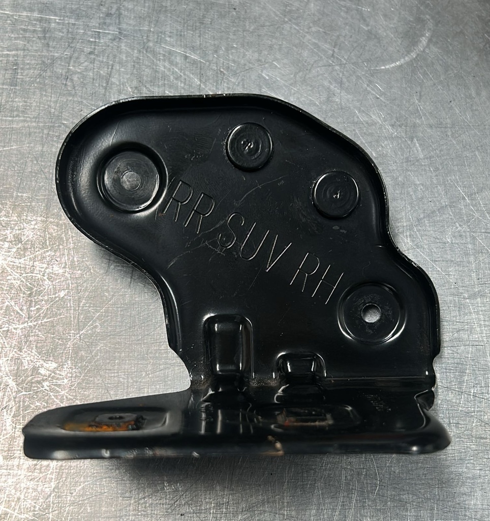 Soporte de manilla trasero derecho para Chevrolet Tahoe / Suburban 2015 al 2020 (usado)