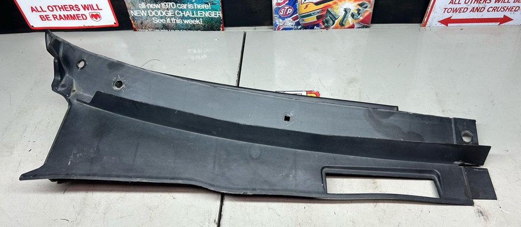 Canal de agua para Volkswagen Jetta 1993 a 1999 / Golf 1992 a 1999 (usado)