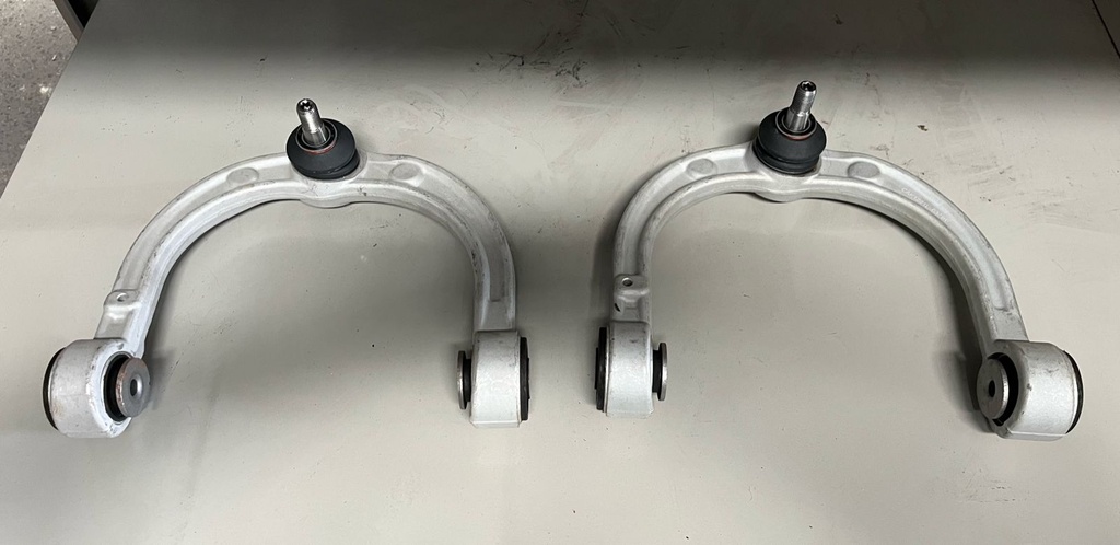 Tijeretas Superiores Delanteras Mercedes Benz GL320 2007-2009 / GL350 2010-2012 / Gl450 2007-2012 / GL550 2008-2012 / ML 320 2007-2009.