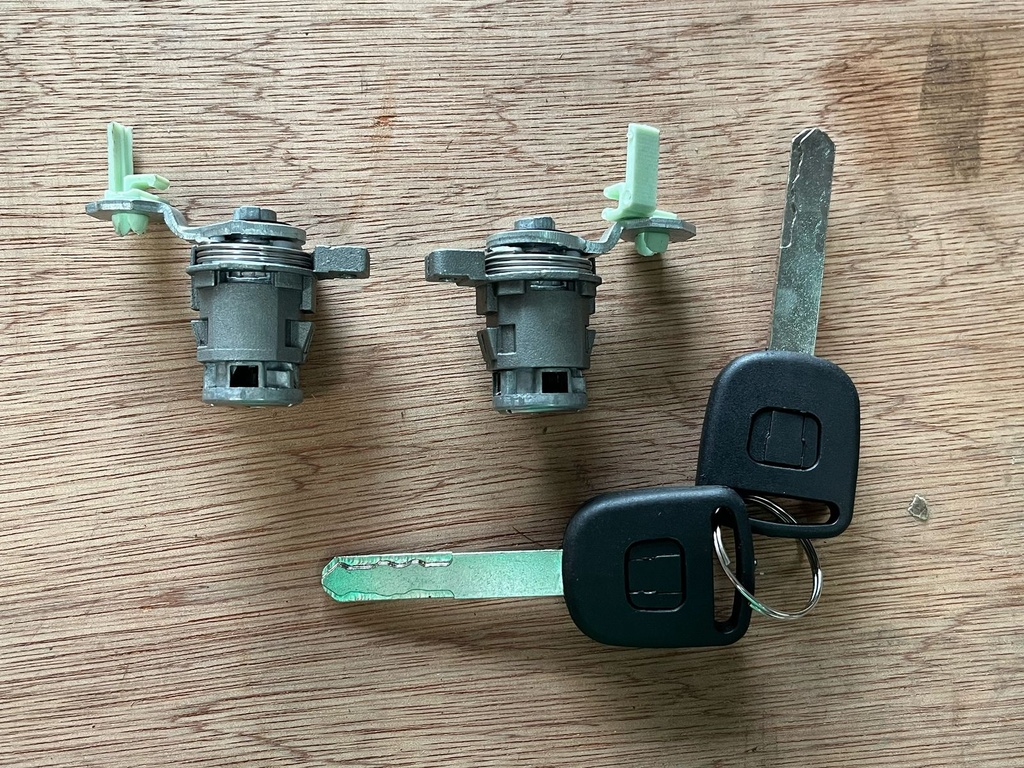 Llavines de Cerradura de Puerta Honda Civic Del Sol 1993-1997.