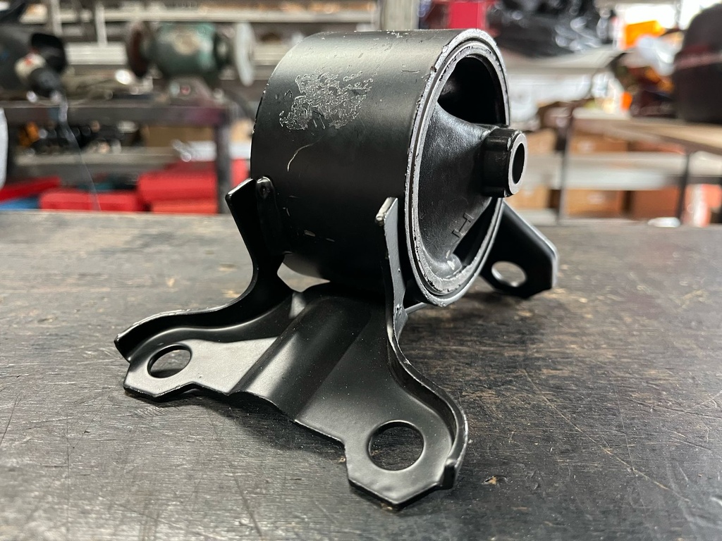 Soporte de Transmision Compass (MK) L4 2.0L 2.4L 2007-2016 / Patriot (MK) L4 2.0L 2.4L 2007-2016.