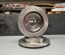 Discos Delanteros Perforados Chevrolet Silverado 1500 1999-2006 / Avalanche 1500 1999-2006 / Tahoe / Suburban 2000-2006 / GMC Sierra 1500 1999-2006.