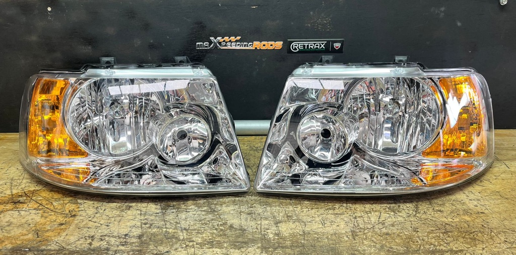 Luces Delanteras Ford Expedition 2003-2006.