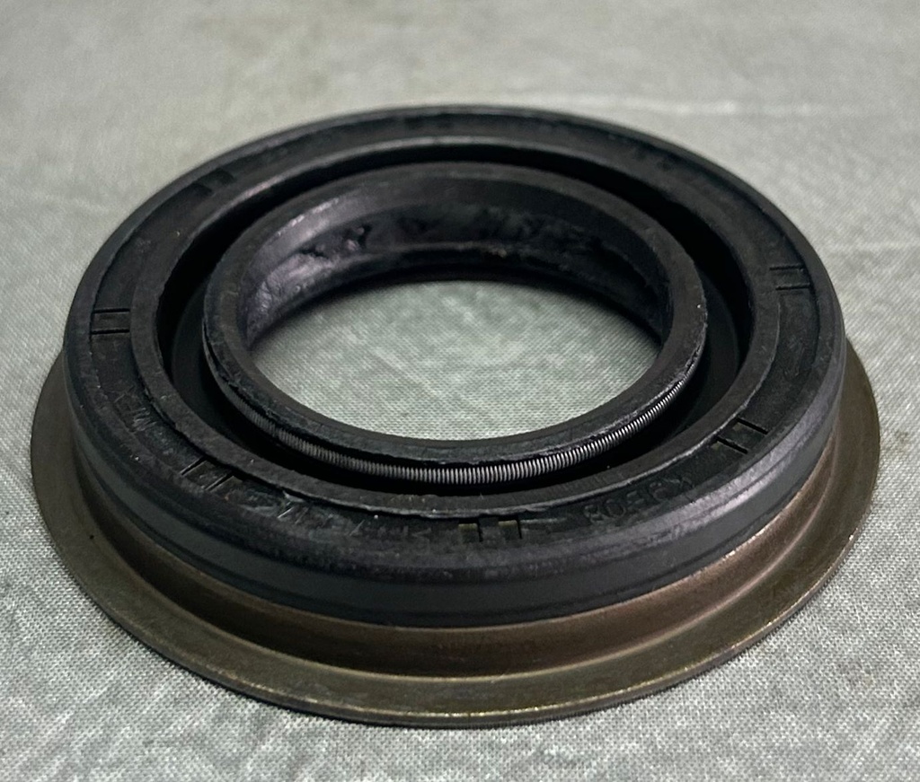 Retenedor izquierdo de transmisión automática 6F15
