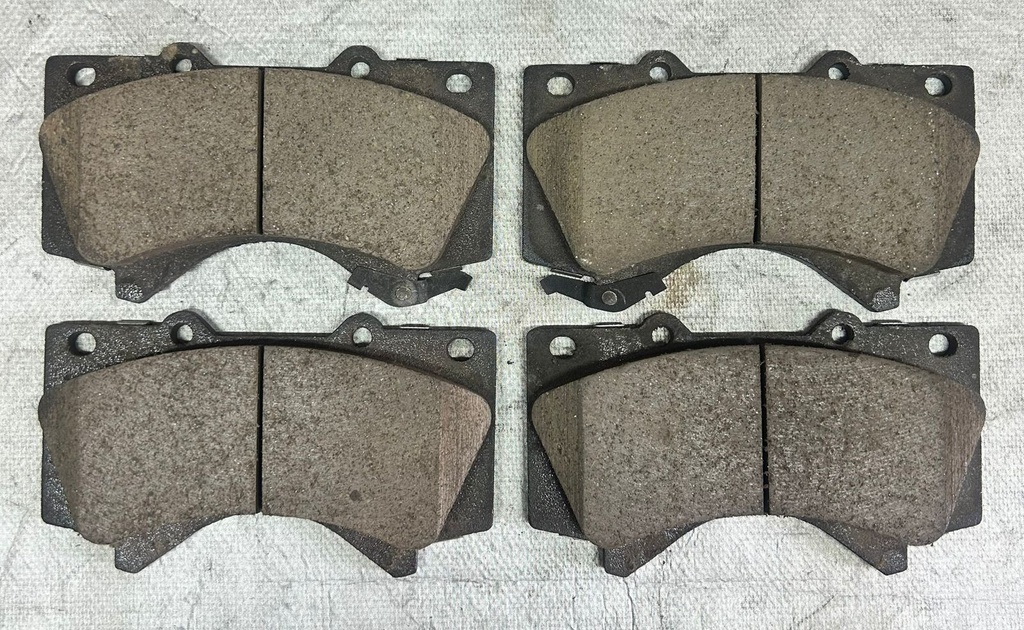 Pastillas delanteras ceramicas para Toyota Land Cruiser 2008 al 2021 / Sequia 2008 al 2022 / Tundra 2007 a 2021
