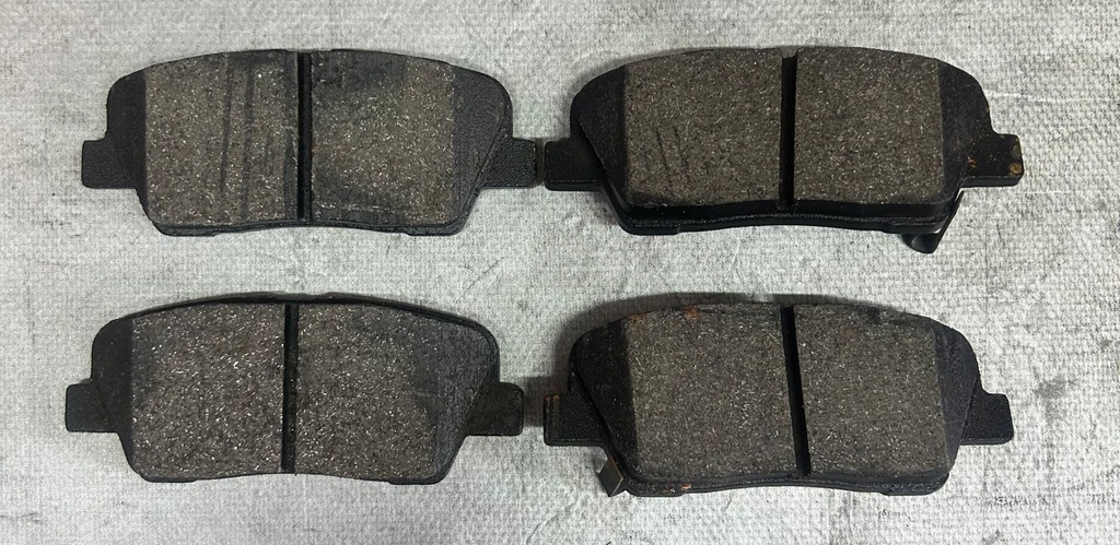 Pastillas traseras cerámicas para Hyundai Santa Fe 2010 al 2016 / Genesis 2009 al 2010 / Kia Sorento 2011 al 2015