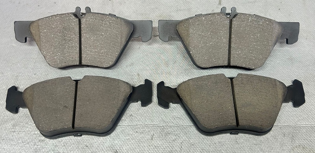 Pastillas delanteras cerámicas para Mercedes Benz CLK 320 1998 al 2003 / CLK 430 1999 al 2002 / E300 1998 a 1999 / E320 1996 al 2003 / E420 1997 | E430 1998 al 2002 / SLK320 2001 al 2004