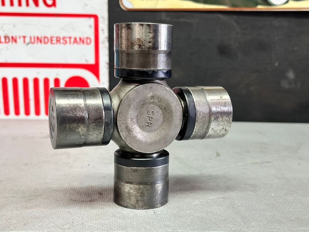Cruz de barra de transmisión trasera Ram 3500 2006-2008 / Ford F250 Super Duty 2017-2020.