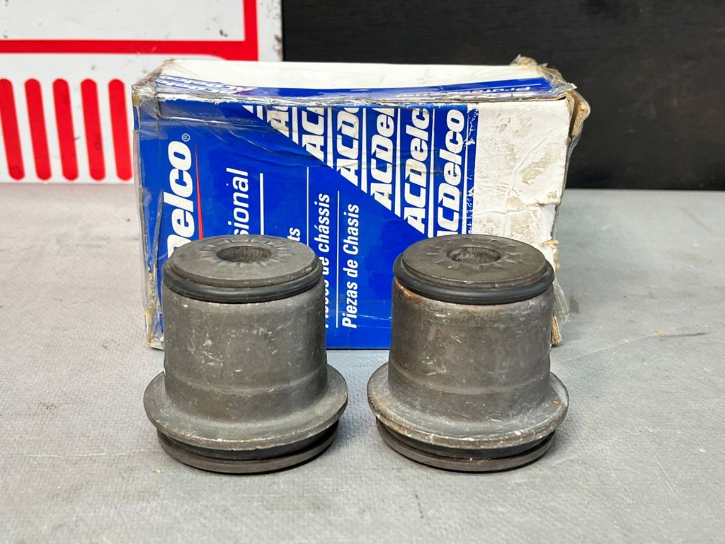 Bushing de tijereta superior Chevrolet Silverado 1500 1999-2016 / Avalanche 2002-2013 / Tahoe 2001-2015 / GMC Sierra 1500 1999-2016.
