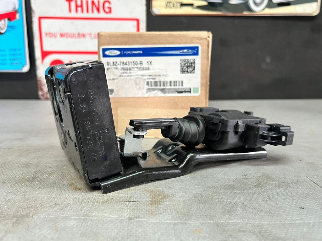 Cerradura de Compuerta Ford Escape 2008-2012 / Mercury Mariner 2008-2011.