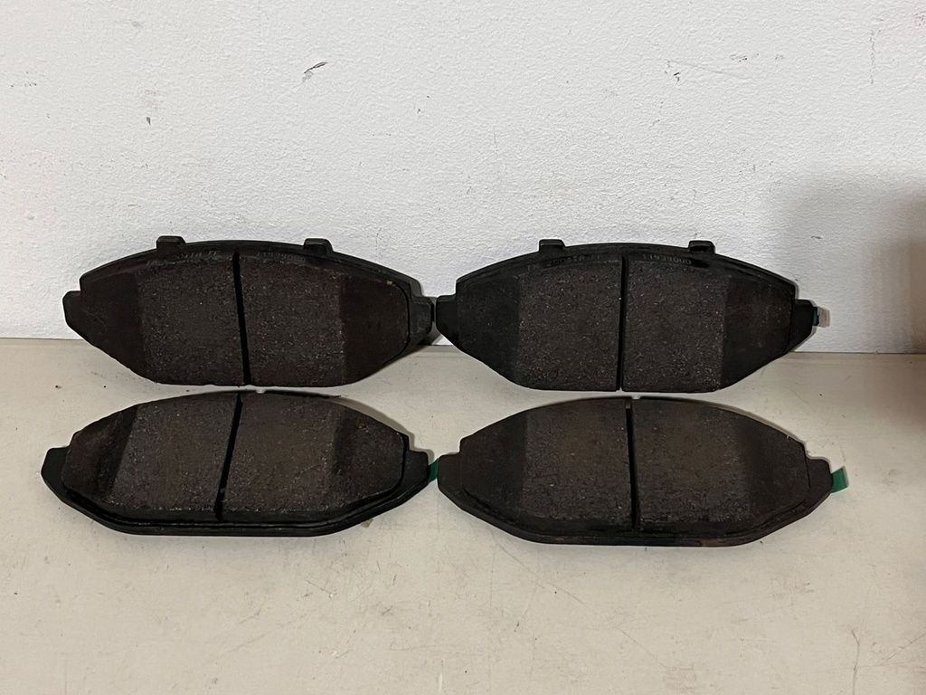 Pastillas Delanteras Semimetálicas para Ford Crown Victoria 1998-2002.
