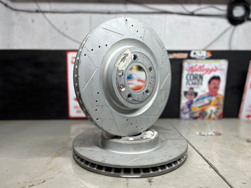 DISCOS DELANTEROS PERFORADO/VENTILADO FORD MUSTANG 11/14