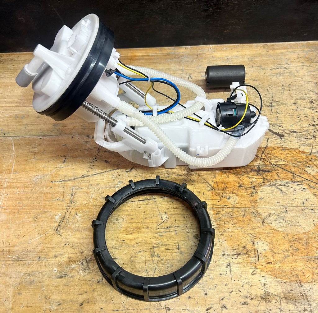 BOMBA COMBUSTIBLE HONDA CIVIC L4 1.7L 01/05 L4 1.3L 03/05 L4 2.0L 02/05