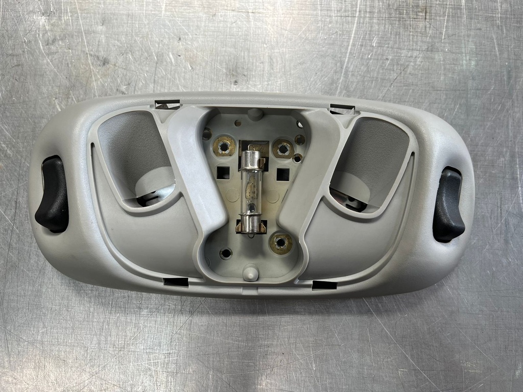 LAMPARA DE CABINA FORD EXCURSION 02/05 F250/F350/F450/F550 02/07