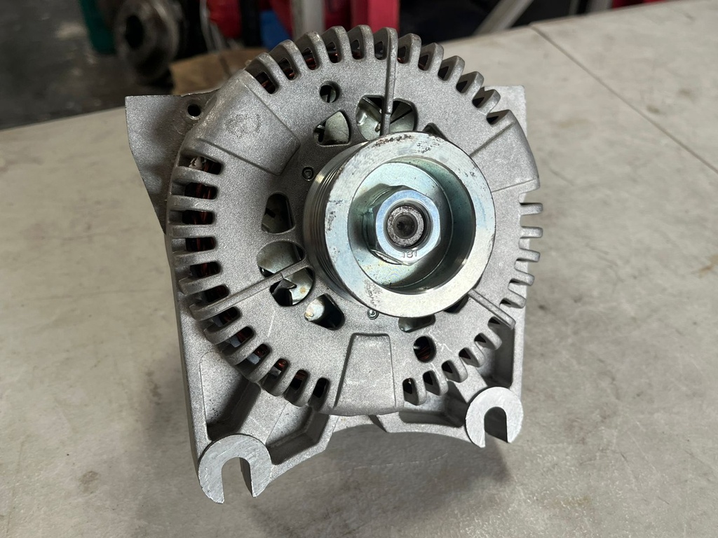 Alternador de 130AMP Ford Mustang V8 4.6L DOHC 1996-2004.