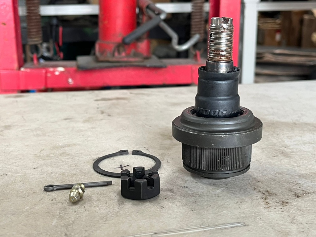 Rotula de Suspensión Inferior Toyota 4Runner 2003-2009 / FJ Cruiser 2007-2009 / Lexus GX470 2004-2009.