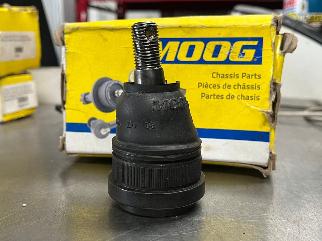 Rotula de Suspensión Superior Nissan Titan 2004-2023 / Armada 2005-2015 / Infiniti QX56 2004-2010.