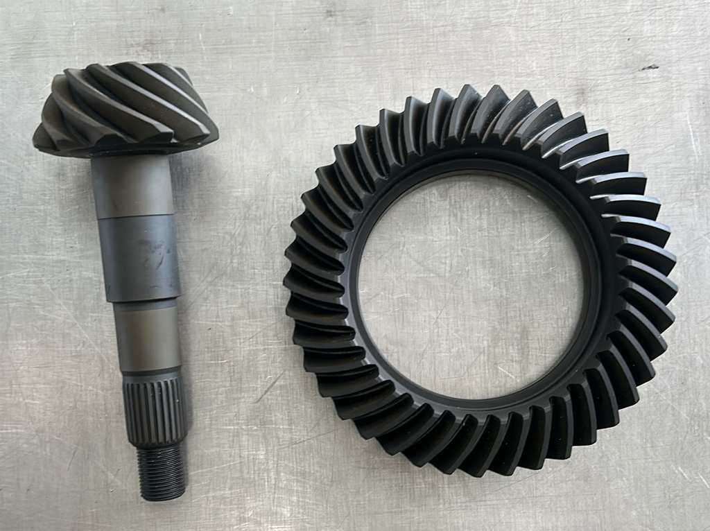 Piñon y Corona para GM 7.5 ( Relación 3.73)