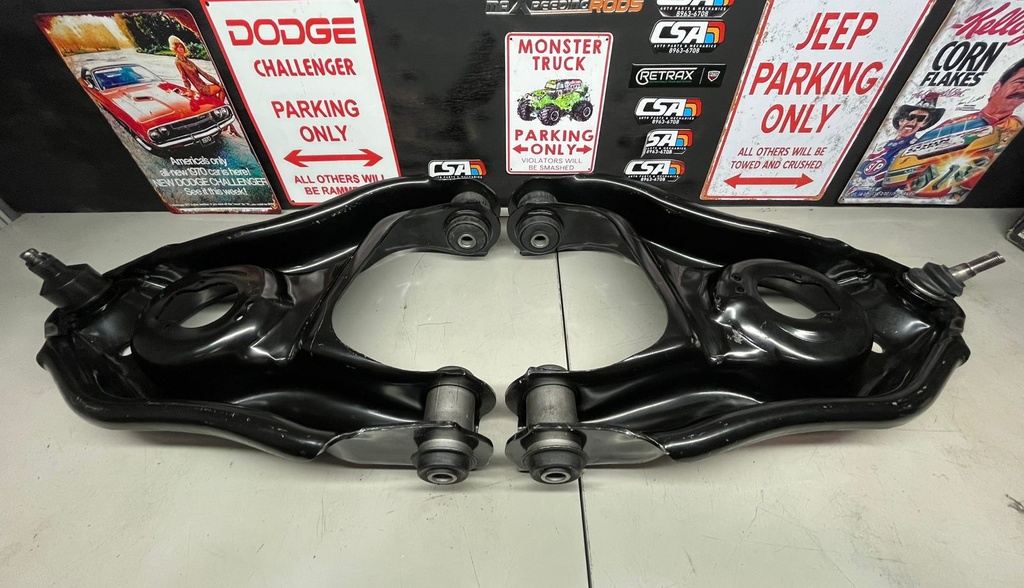 Tijeretas Delanteras Inferiores para Ford F150 4x2 1997-2003 / F250 4x2 1997-1999 / Expedition 4x2 1997-2002.