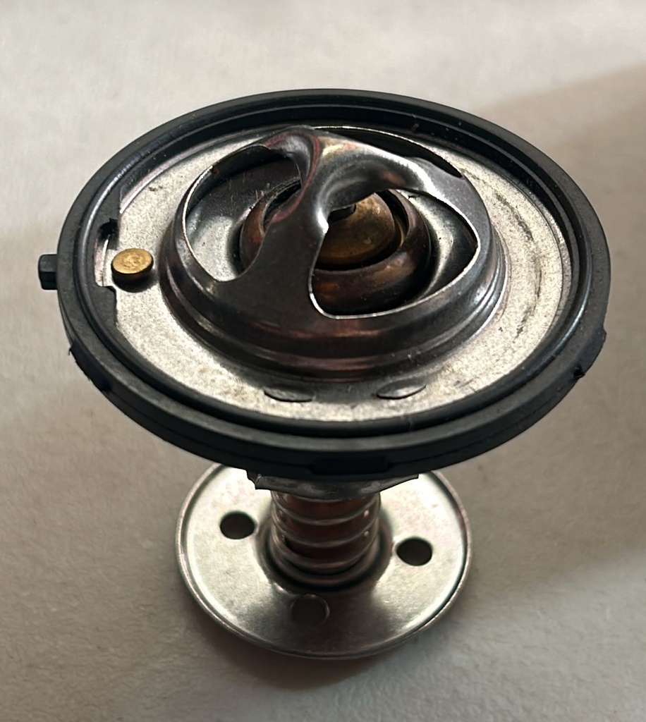 Termostato 180 Grados Fahrenheit / 82 Grados Celcius Cadillac DTS 2006-2011 / Eldorado 1993-2002 / SRX 2004-2009 / STS 2005-2010 / XLR 2004-2009.