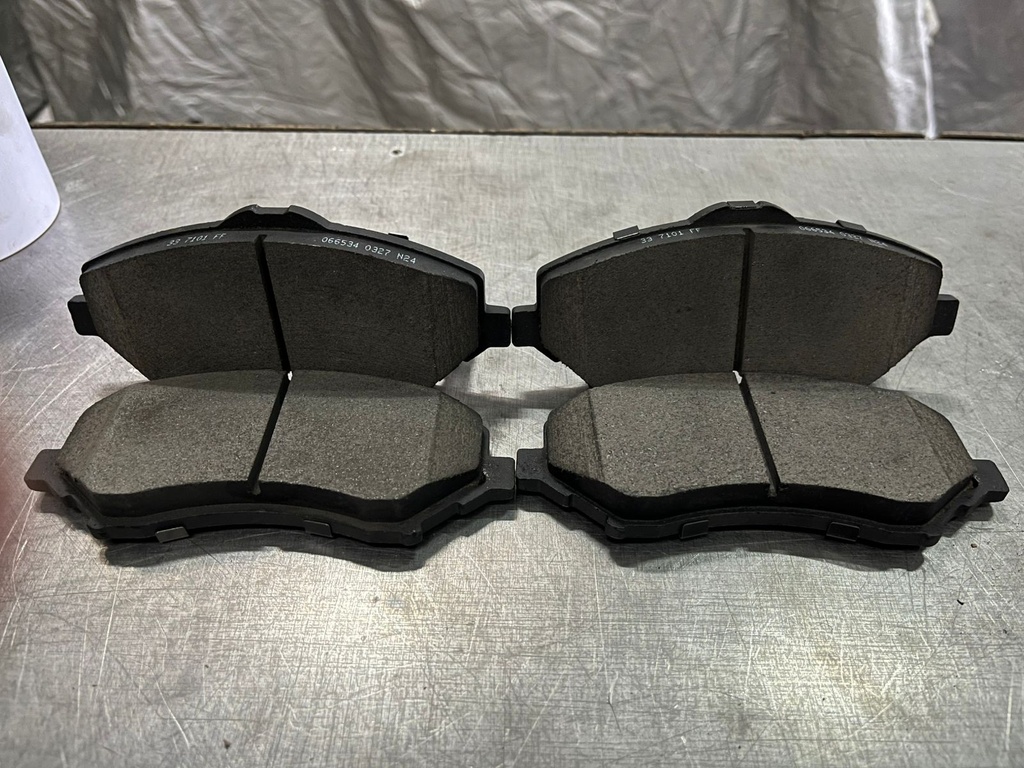 PASTILLAS DELANTERAS CERAMICAS JEEP LIBERTY 08/12 JEEP WRANGLER 07/17 DODGE GRAND CARAVAN 08/16