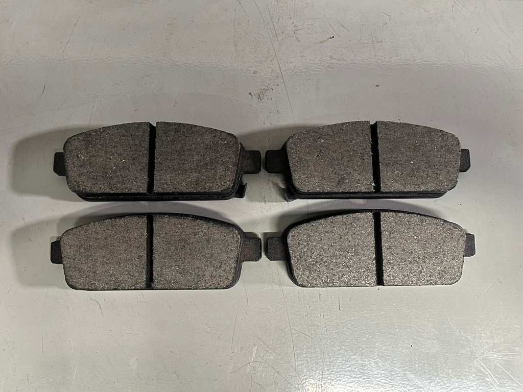 Pastillas de Freno Traseras Cerámicas Chevrolet Trax 2016-2017 / Sonic 2016-2019.
