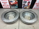 Discos Delanteros Perforados Chevrolet Silverado 2500/3500 2001-2010 / Avalanche 2500 2002-2004 / Express 2500/3500 2021-2023 / GMC Sierra 2500 2001-2010.