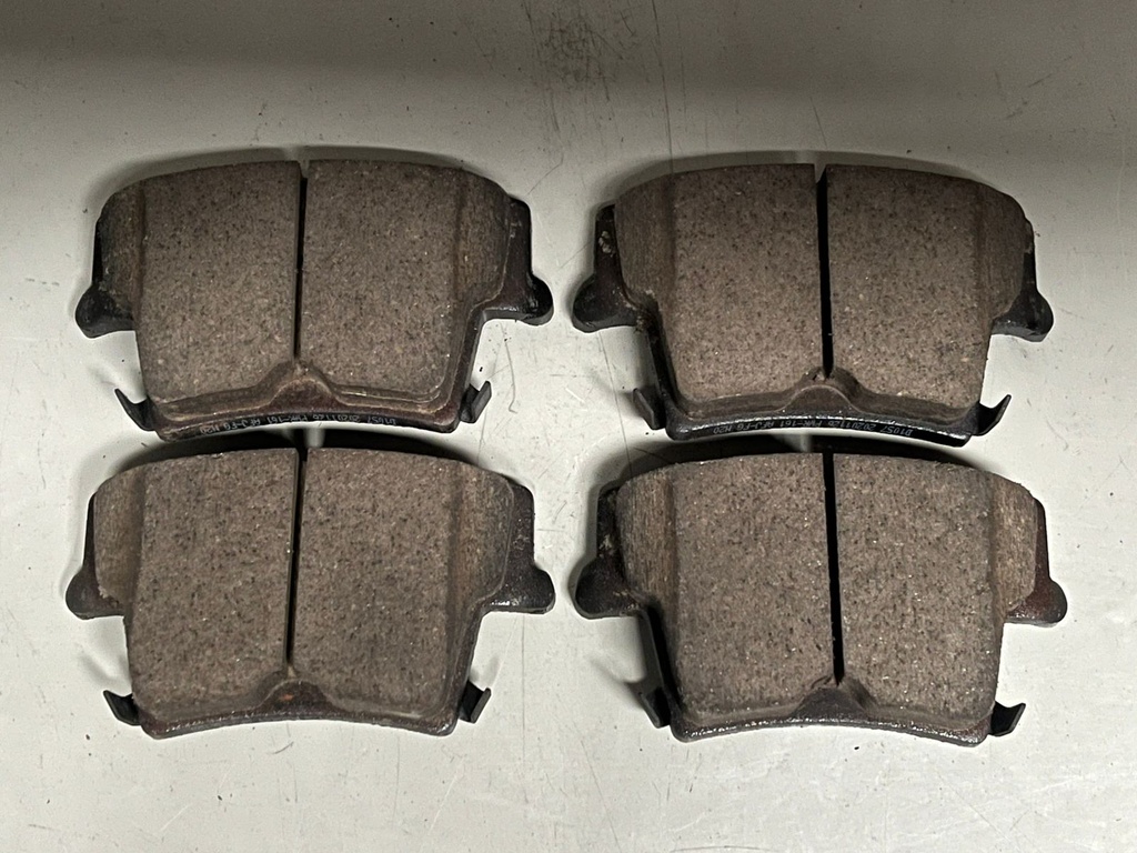 PASTILLAS TRAS FIBRA DE CARBON CHRYSLER300 05/19