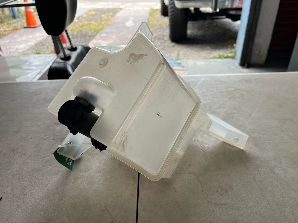 RESERV COOLANT FORD MUSTANG 05/09